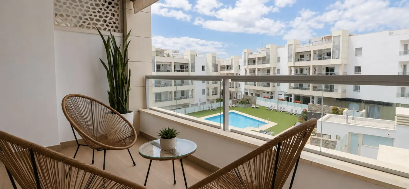 Sale of middle floor apartment in San Pedro de Alcántara 1