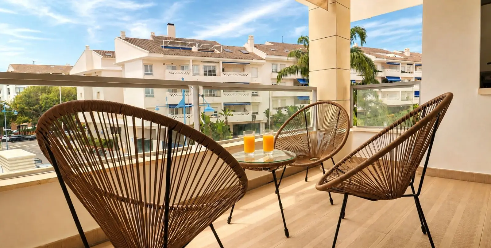Sale of middle floor apartment in San Pedro de Alcántara 3