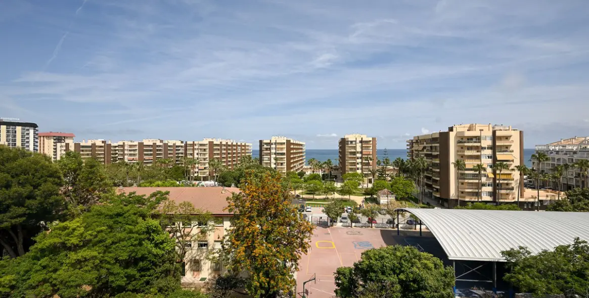Venta de apartamento en planta media en Fuengirola 12
