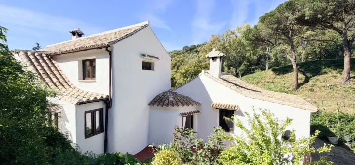 Venta de finca - cortijo en Casares 0