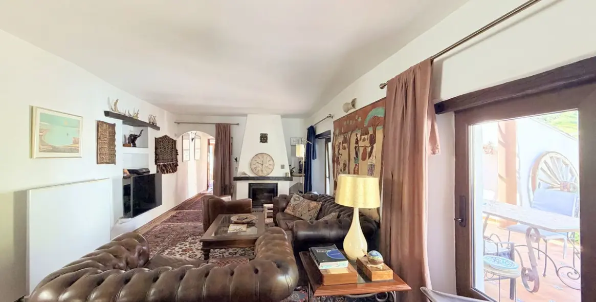 Venta de finca - cortijo en Casares 11