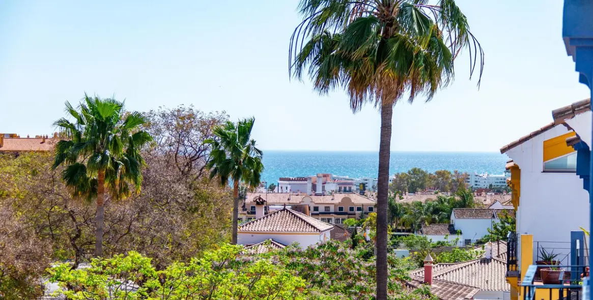 Venta de adosado en San Pedro de Alcántara 25