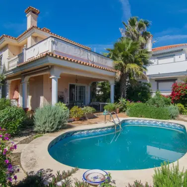 Venta de villa independiente en Fuengirola