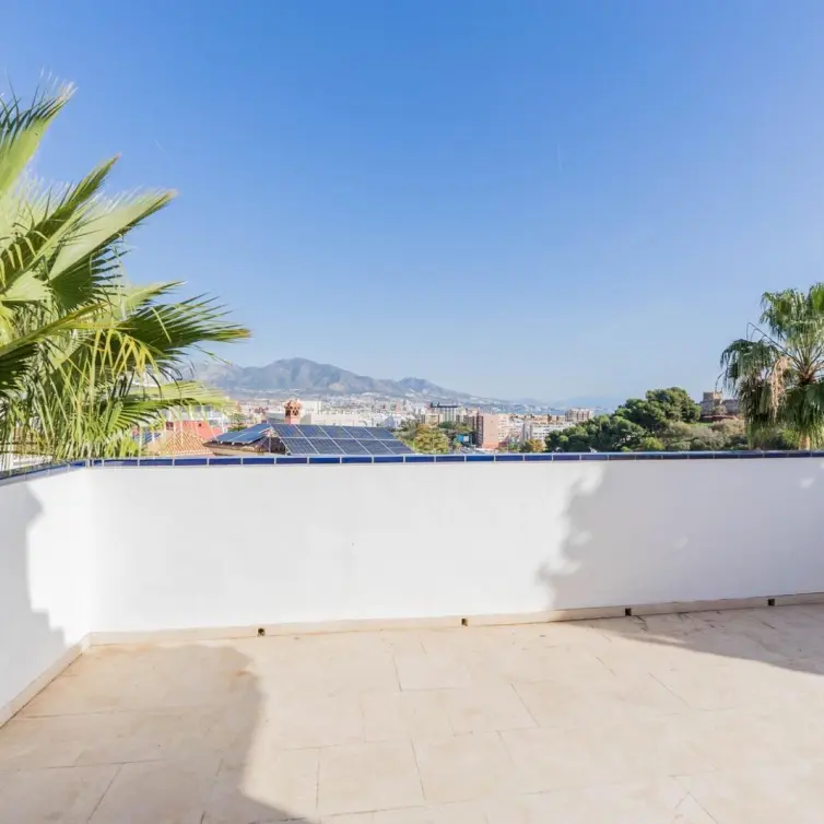 Sale of detached villa in Fuengirola