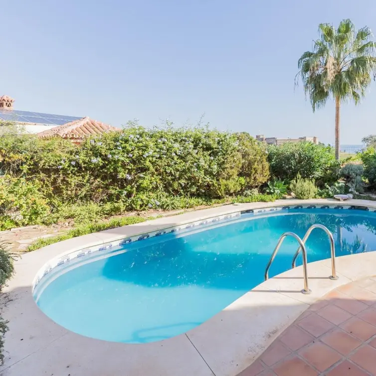 Sale of detached villa in Fuengirola