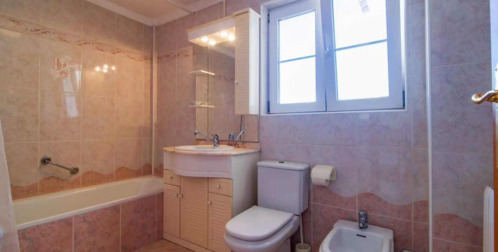 Sale of detached villa in Fuengirola 10