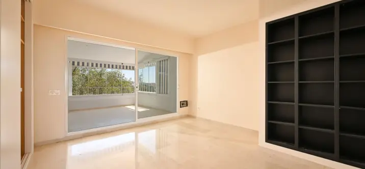 Venta de apartamento en planta media en Río Real 1