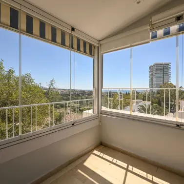 Venta de apartamento en planta media en Río Real