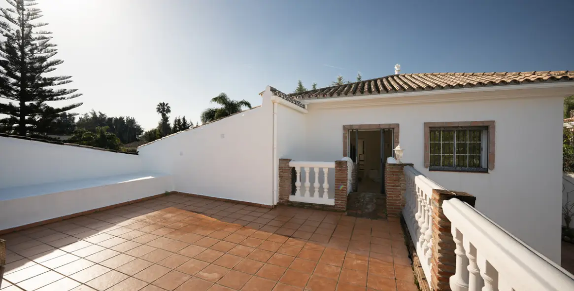 Sale of detached villa in Nueva Andalucía 20