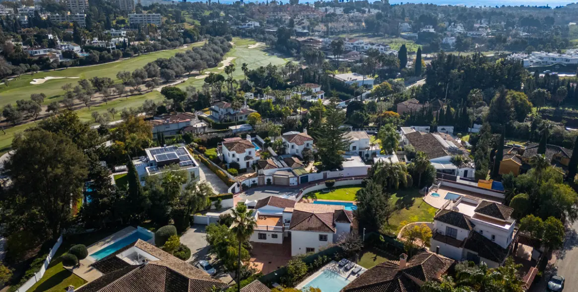 Venta de villa independiente en Nueva Andalucía 7
