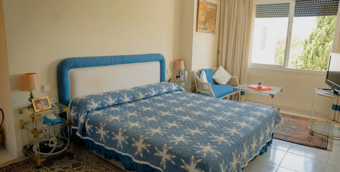 Sale of middle floor apartment in Puerto Banús 19