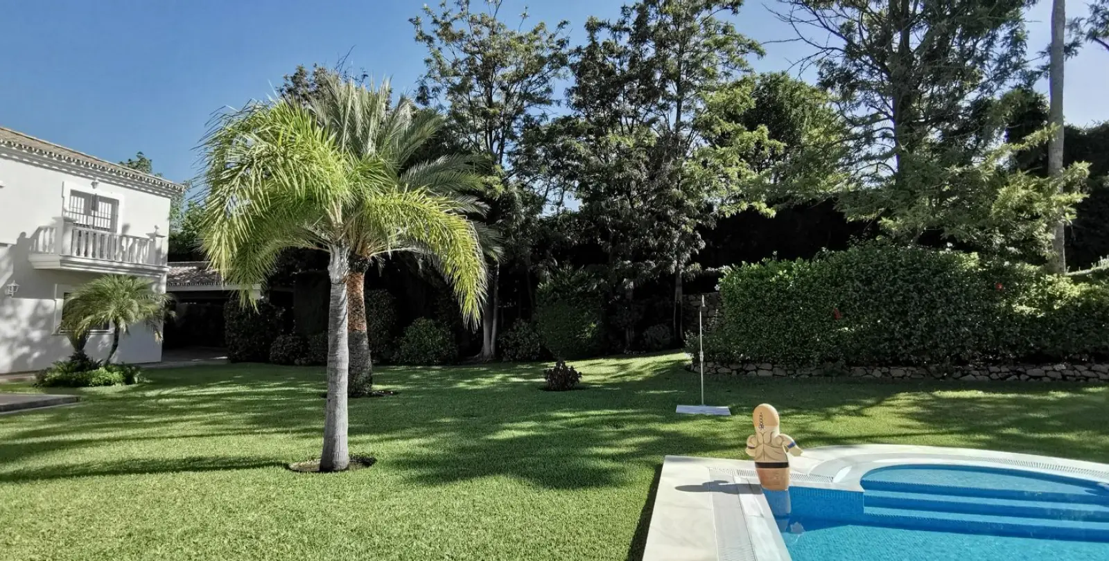Продажа  отдельно стоящей виллы в Estepona 6