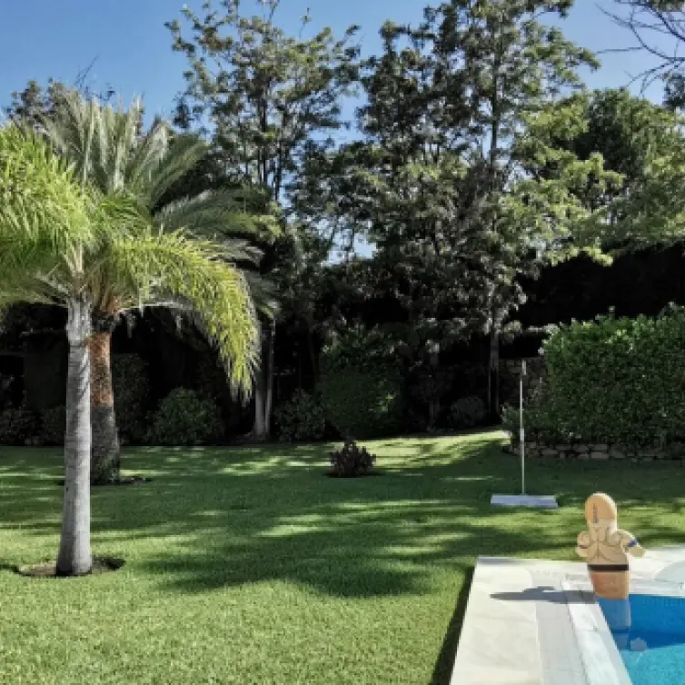 Продажа  отдельно стоящей виллы в Estepona