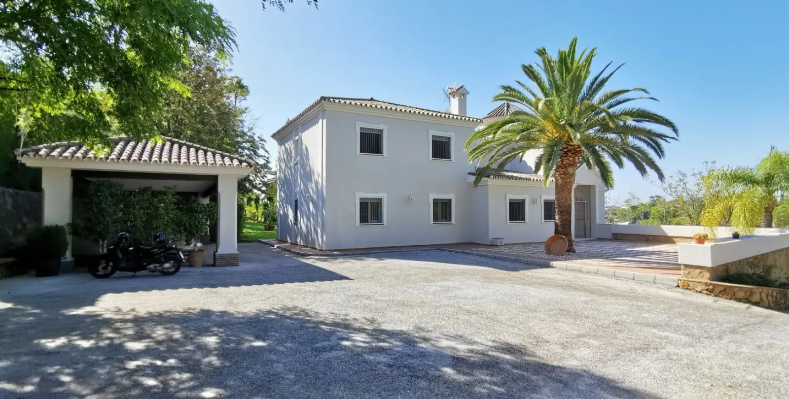 Продажа  отдельно стоящей виллы в Estepona 7