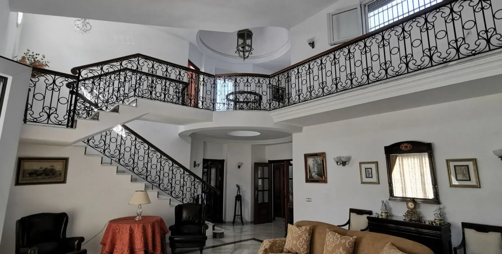 Продажа  отдельно стоящей виллы в Estepona 15