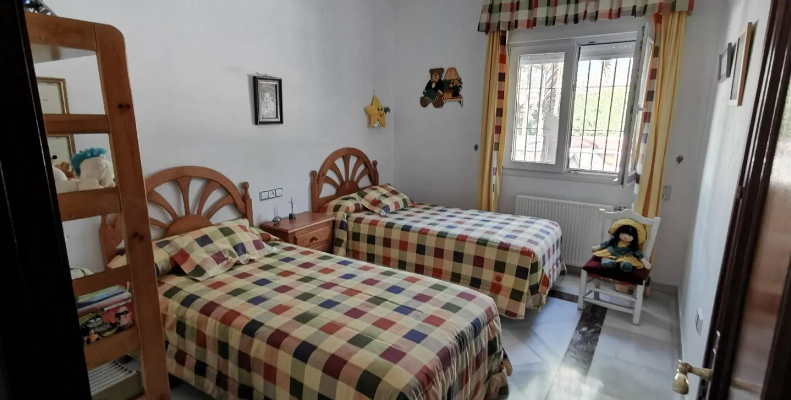Продажа  отдельно стоящей виллы в Estepona 27