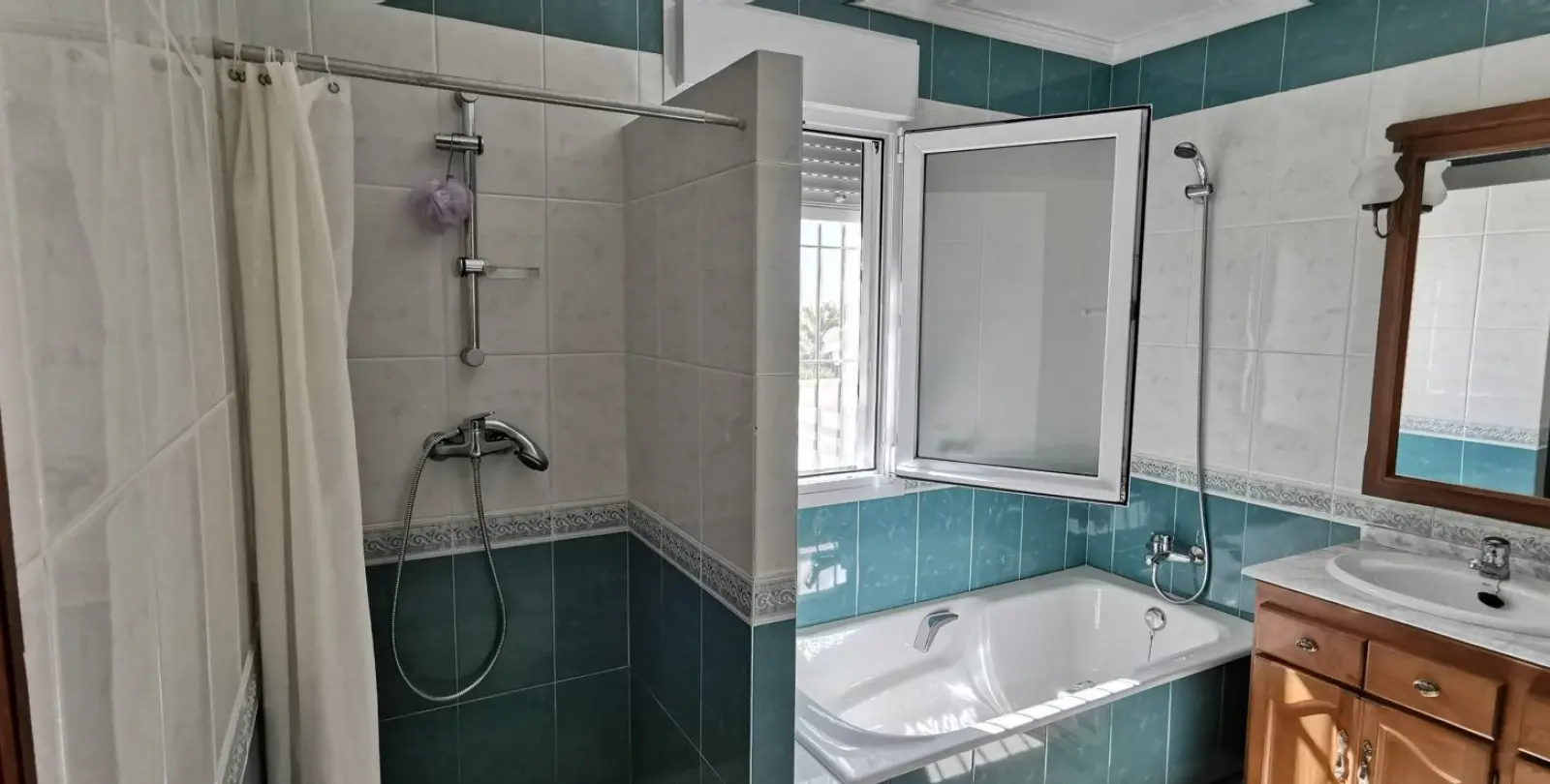 Продажа  отдельно стоящей виллы в Estepona 31
