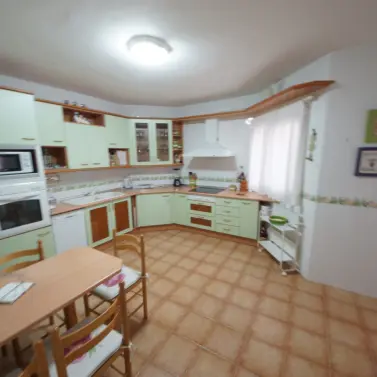 Долгосрочная аренда апартаментов на среднем этаже в San Pedro de Alcántara