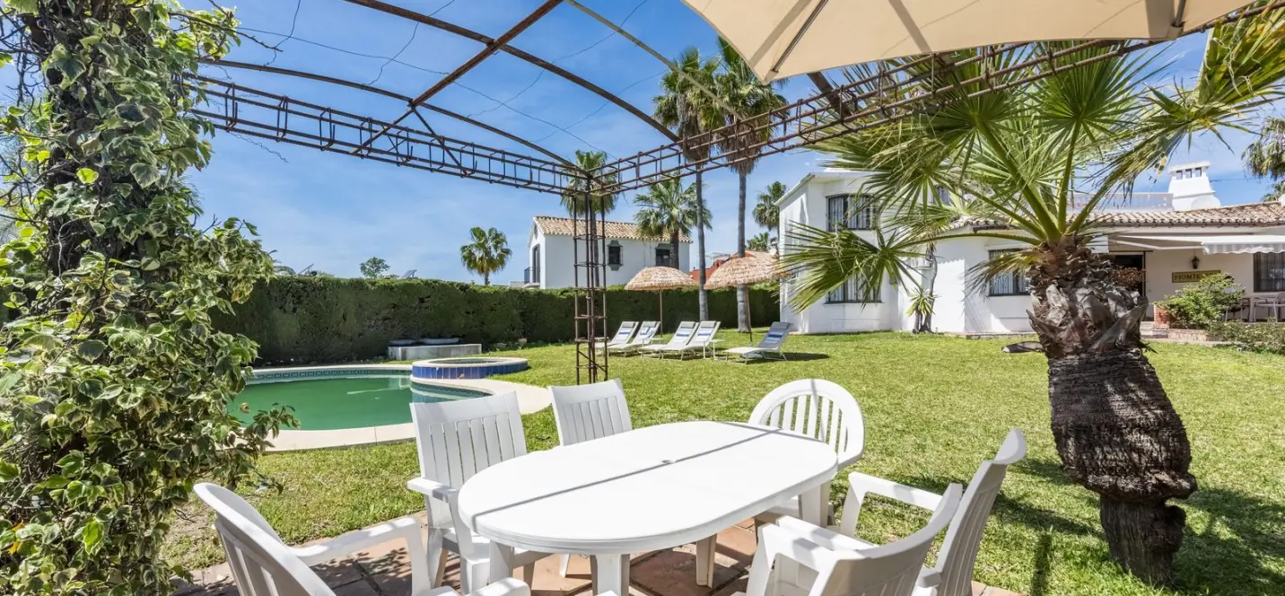 Long-term rent of detached villa in Atalaya 4