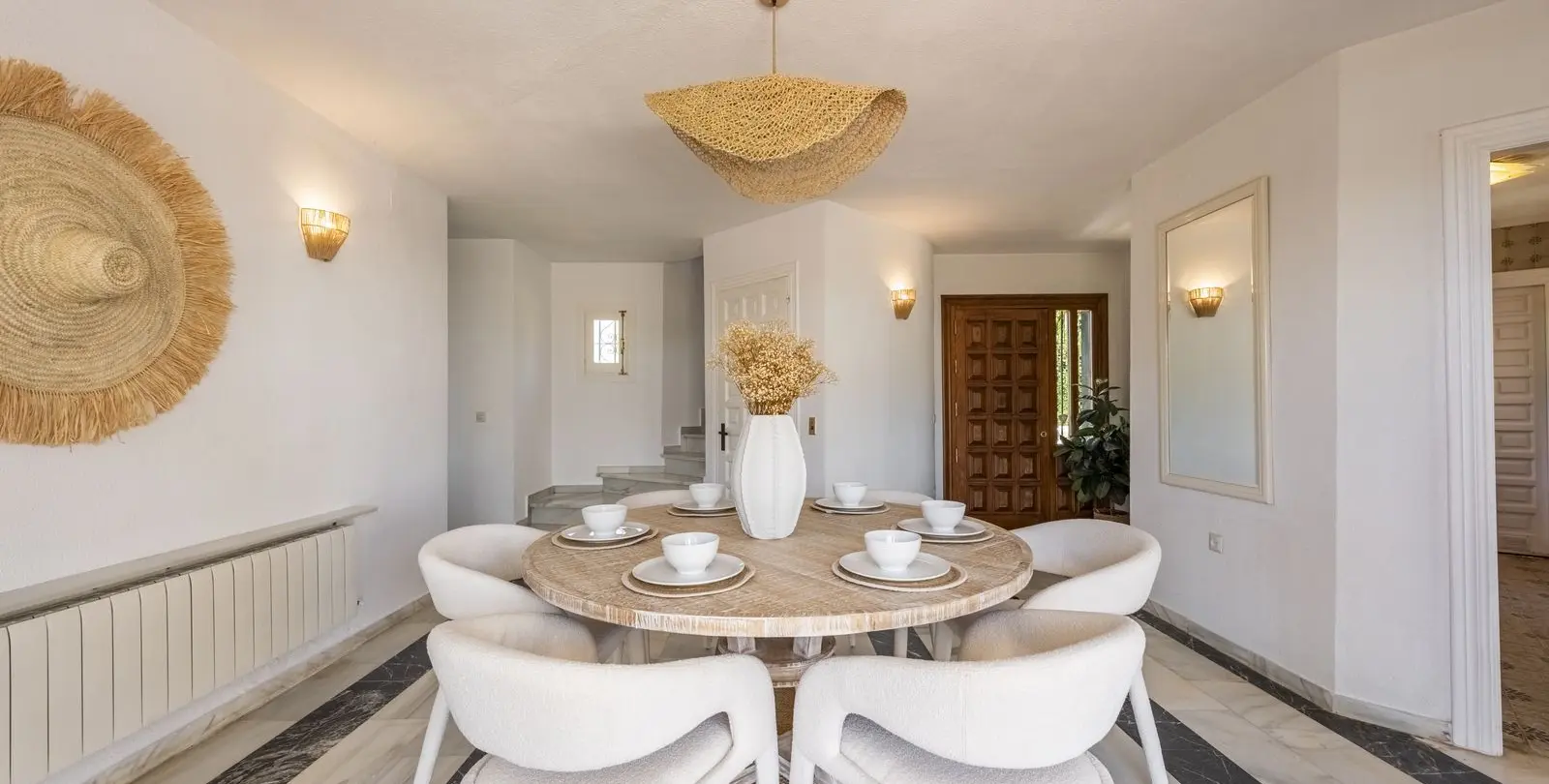Sale of detached villa in Atalaya 12