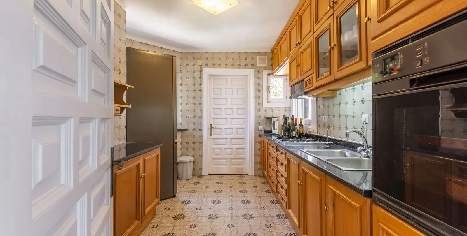Sale of detached villa in Atalaya 13