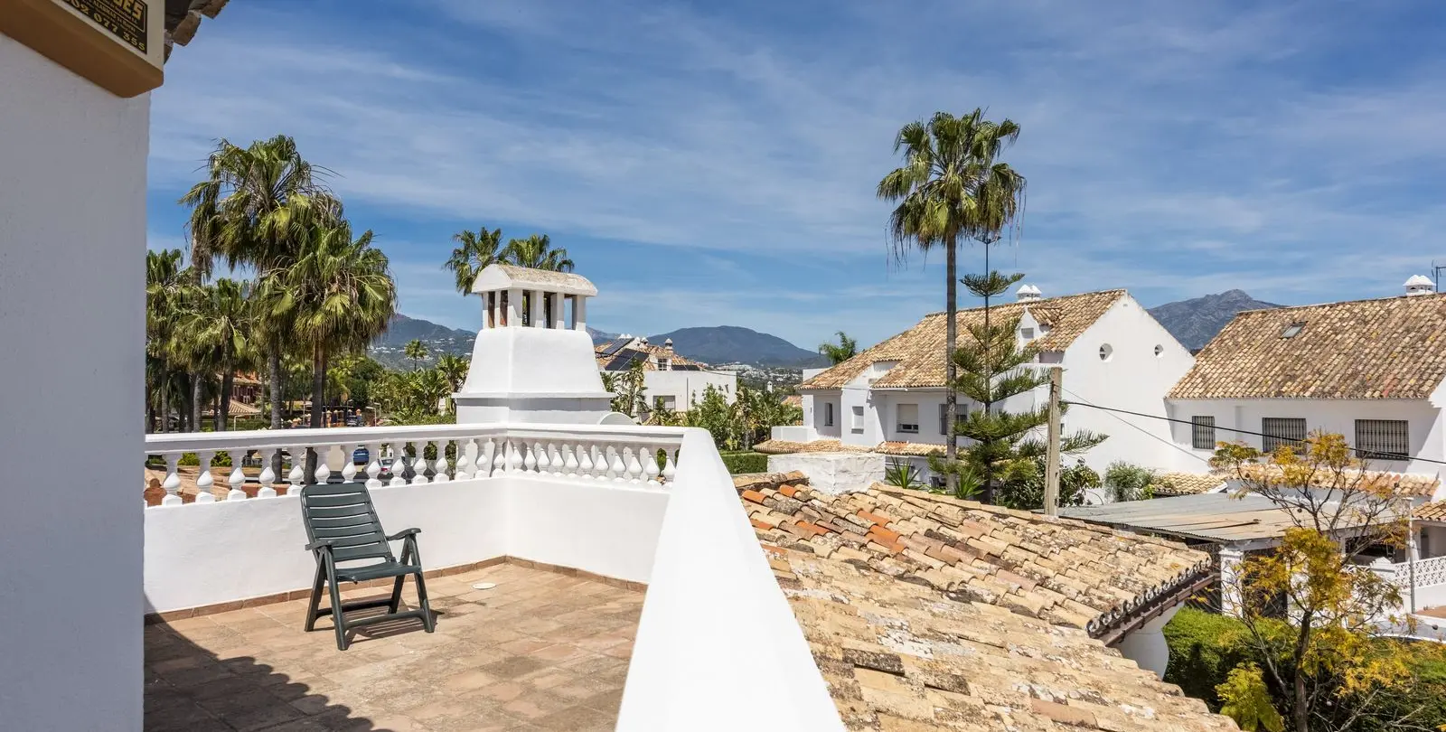 Sale of detached villa in Atalaya 24