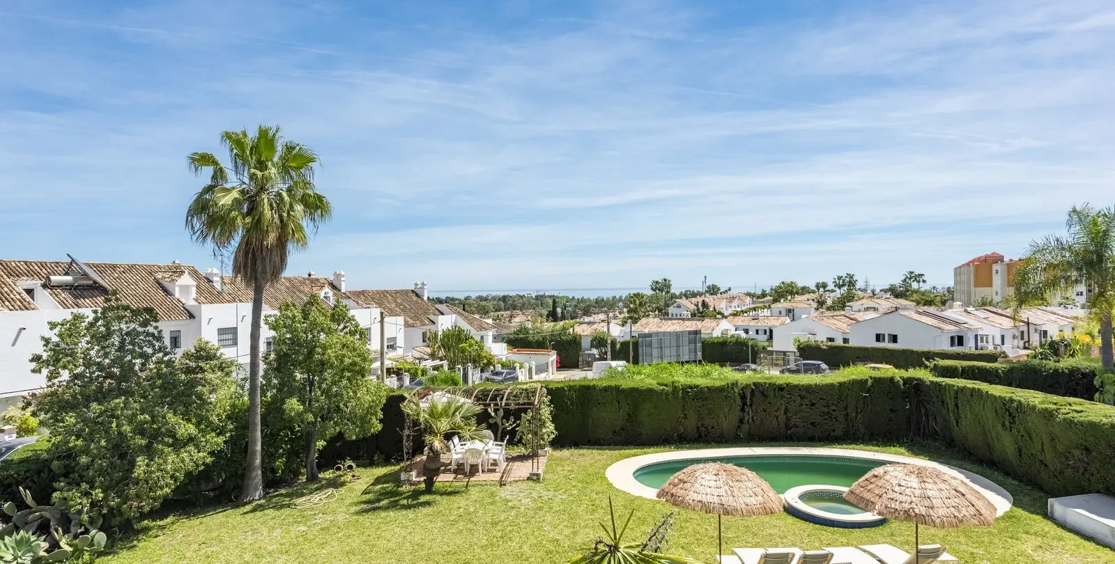 Sale of detached villa in Atalaya 25