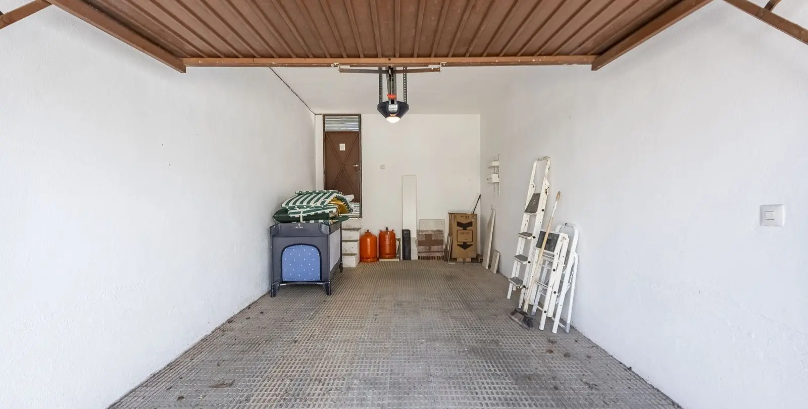 Sale of detached villa in Atalaya 27