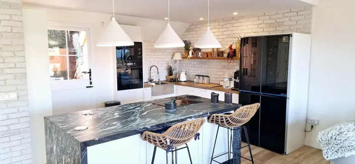 Sale of penthouse in La Duquesa 1