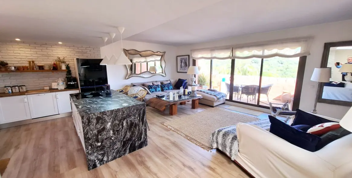 Sale of penthouse in La Duquesa 4