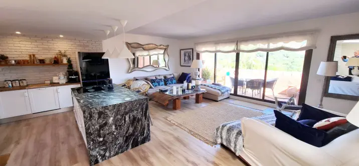 Sale of penthouse in La Duquesa 3