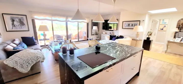 Sale of penthouse in La Duquesa 4