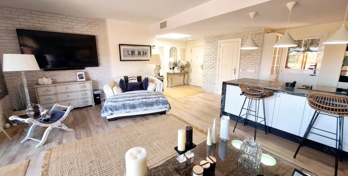 Sale of penthouse in La Duquesa 7