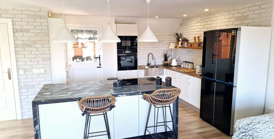 Sale of penthouse in La Duquesa 8