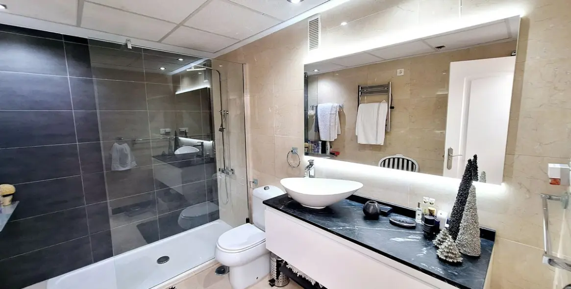 Sale of penthouse in La Duquesa 12