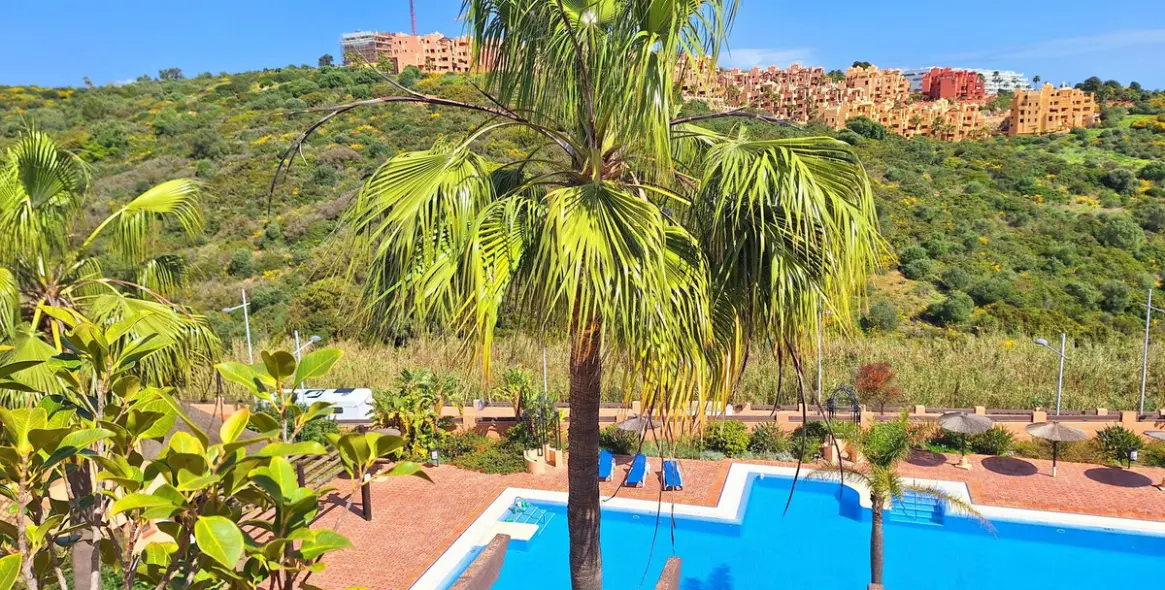 Sale of penthouse in La Duquesa 21