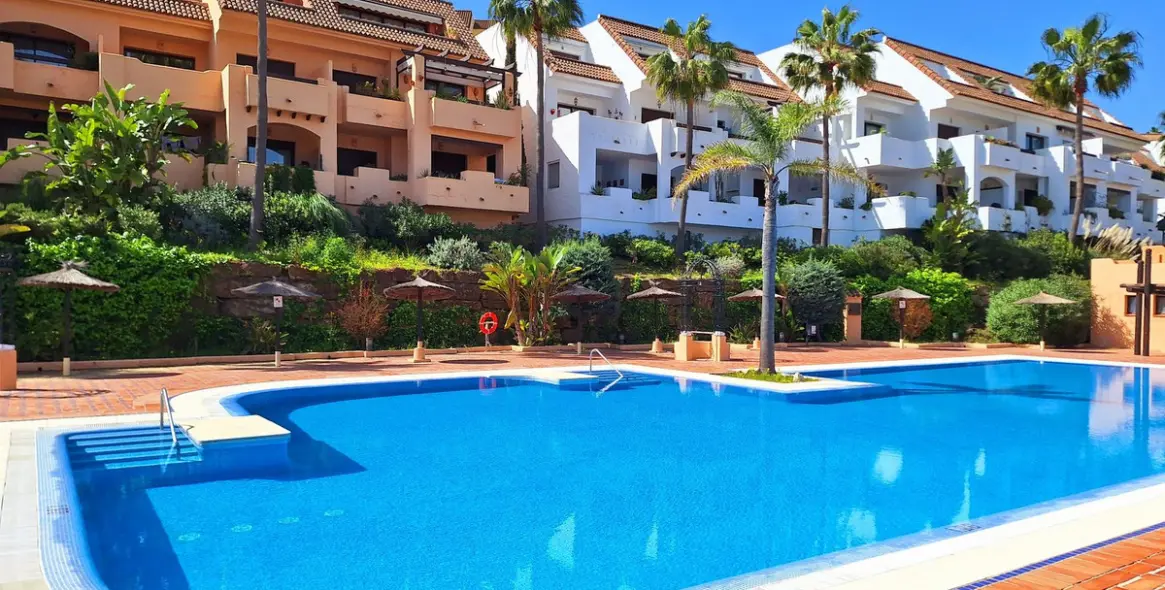 Sale of penthouse in La Duquesa 22