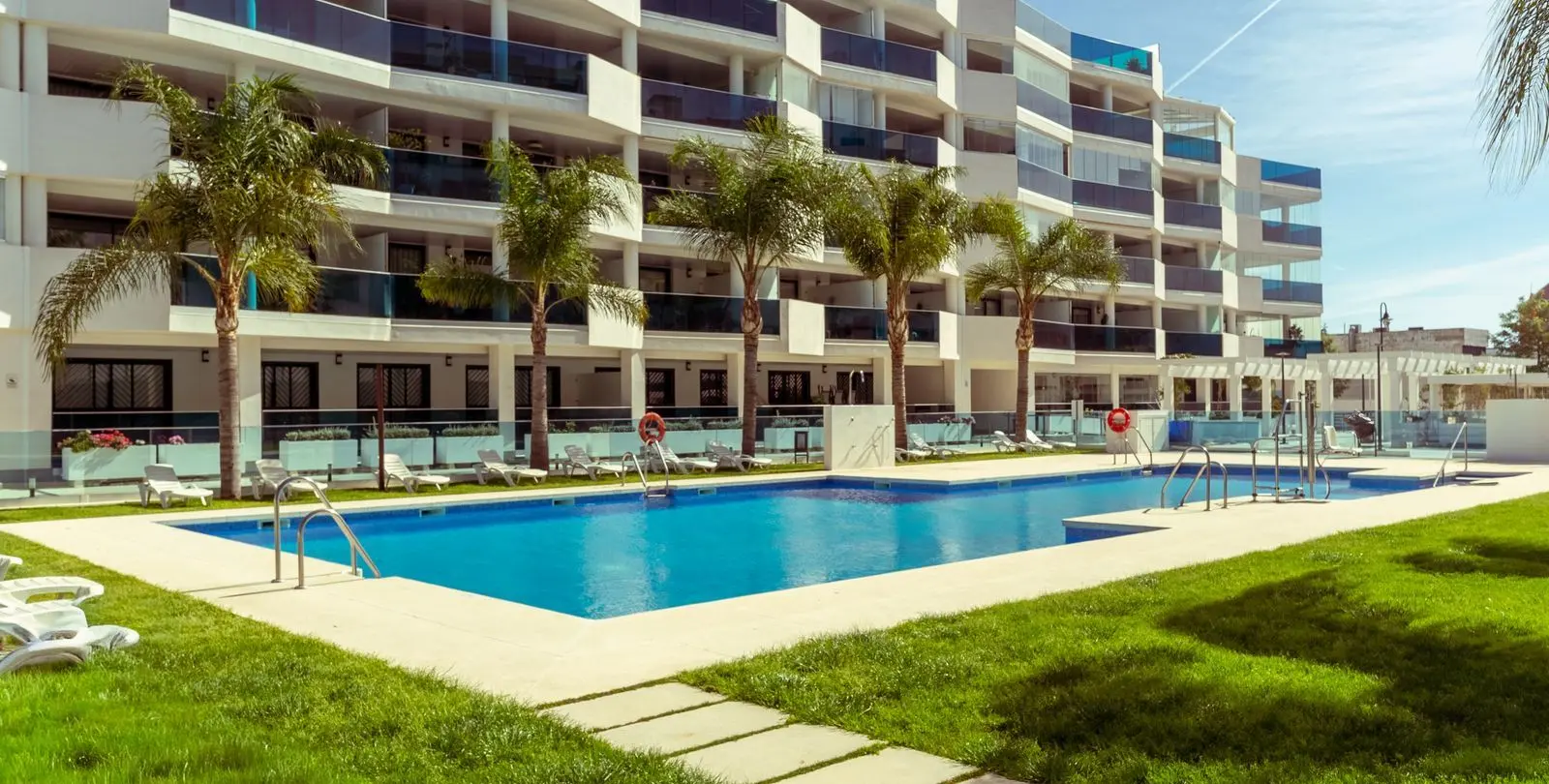 Sale of middle floor apartment in Mijas 1
