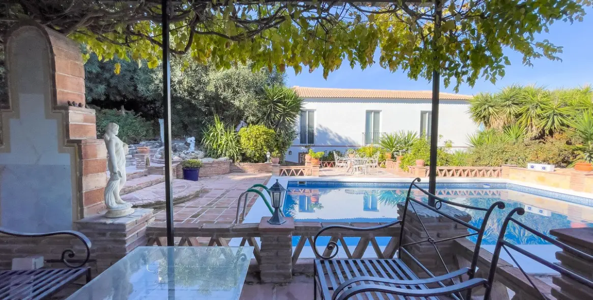 Sale of finca - cortijo in Coín 3