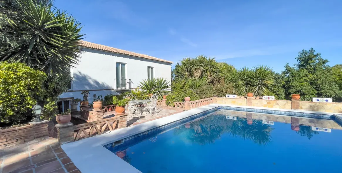 Sale of finca - cortijo in Coín 4