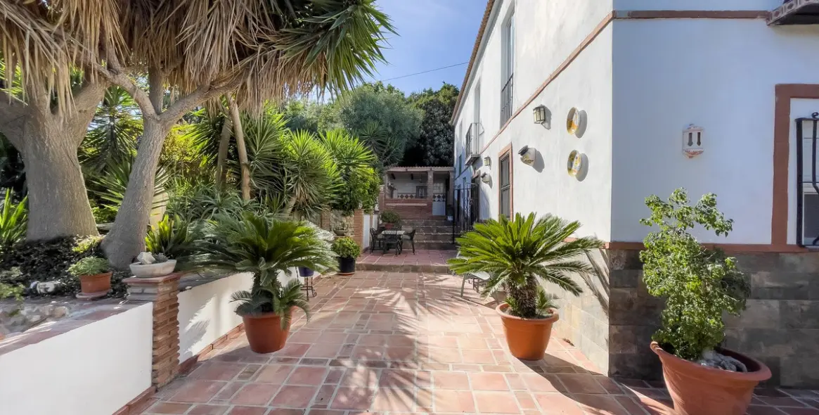 Sale of finca - cortijo in Coín 5