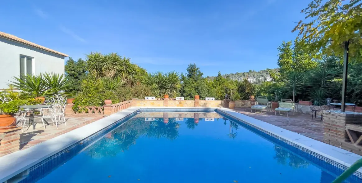 Sale of finca - cortijo in Coín 38