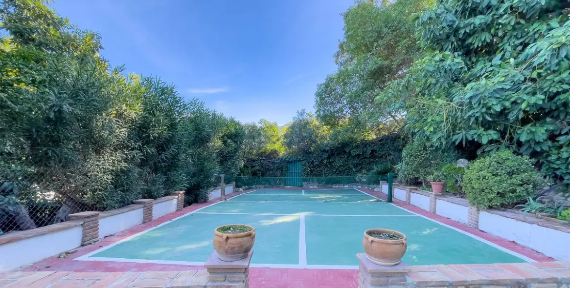 Sale of finca - cortijo in Coín 47