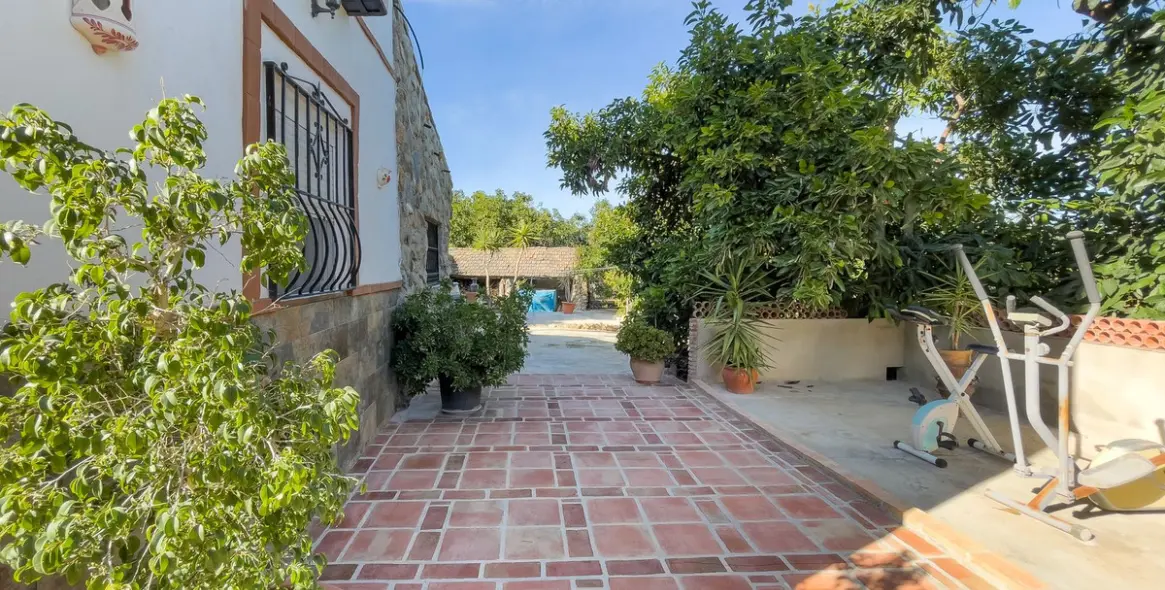 Sale of finca - cortijo in Coín 51
