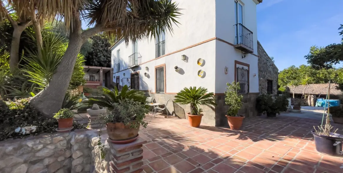 Sale of finca - cortijo in Coín 53
