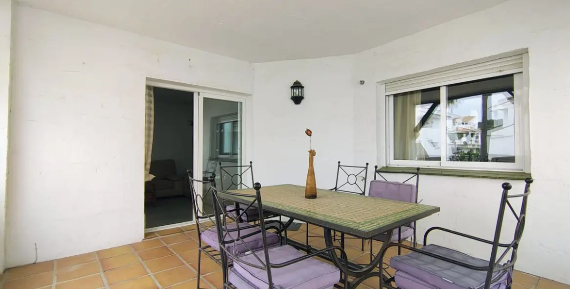 Venta de apartamento en planta media en Nueva Andalucía 6