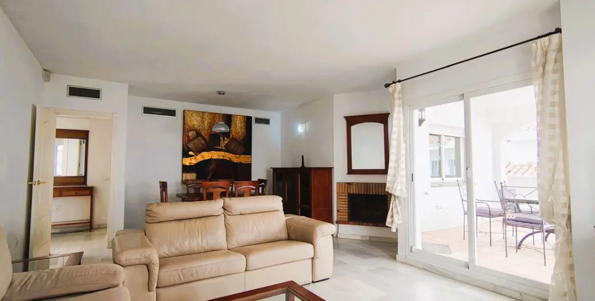 Venta de apartamento en planta media en Nueva Andalucía 8