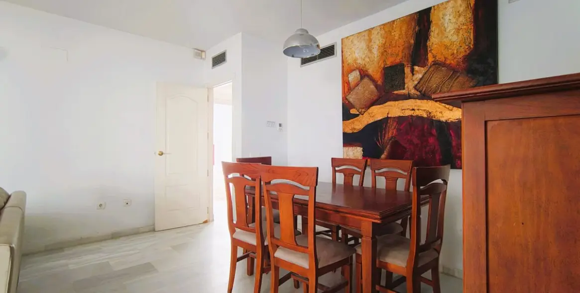 Venta de apartamento en planta media en Nueva Andalucía 9
