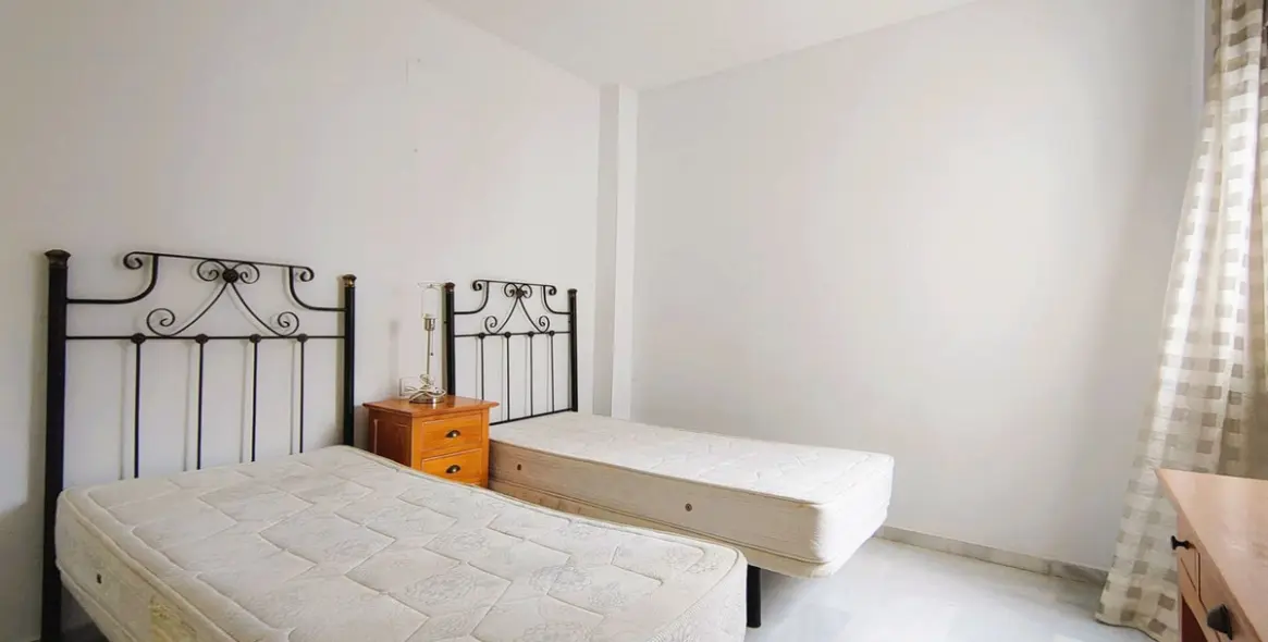 Venta de apartamento en planta media en Nueva Andalucía 21