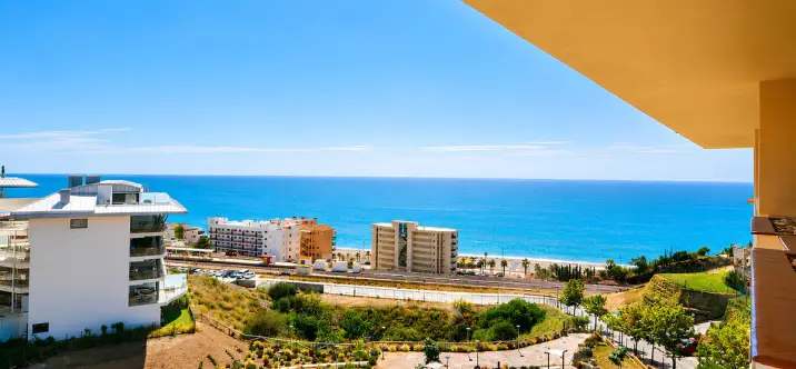 Venta de apartamento en planta media en Fuengirola 1